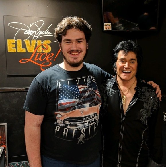 Meet your Posher, Andrew - Picture 1 of 1